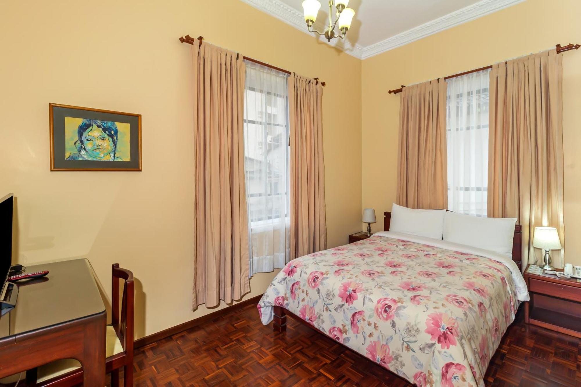 Hotel La Cartuja Quito Extérieur photo